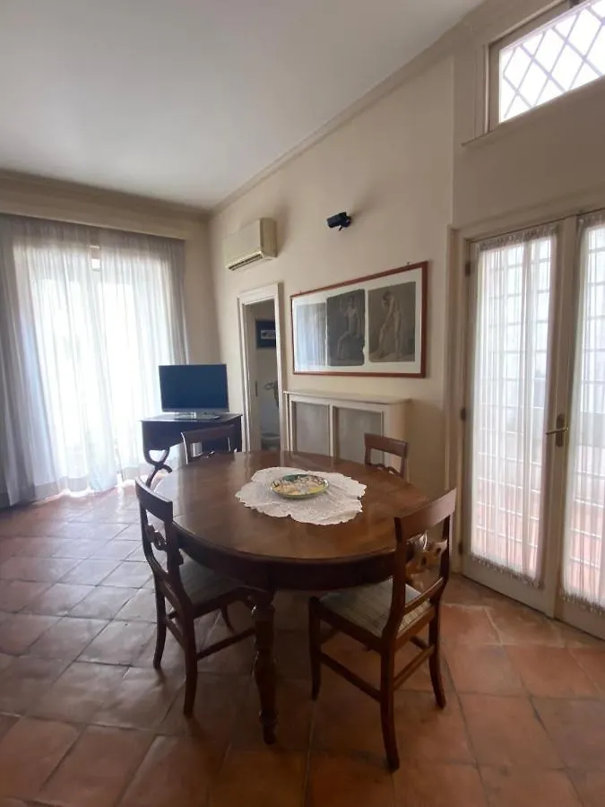 Royal Apartment In San Domenico Maggiore Naples Italy