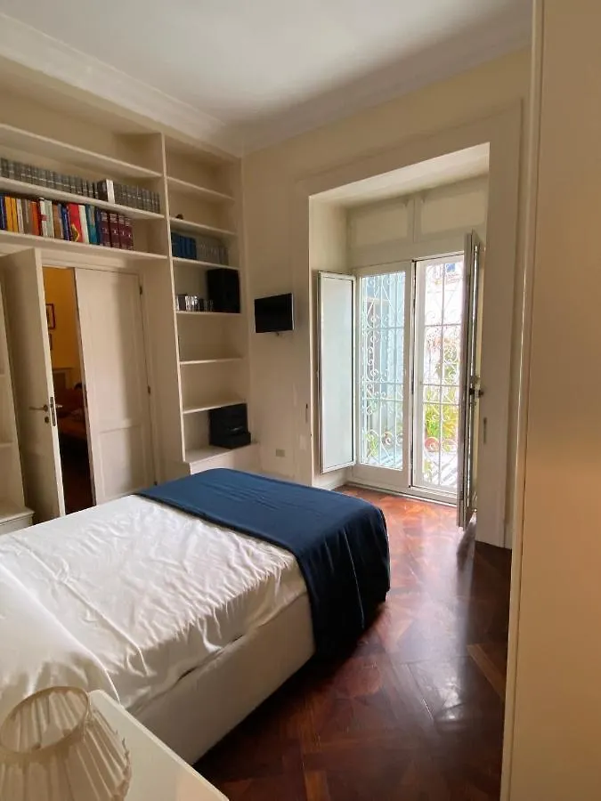 Royal Apartment In San Domenico Maggiore Naples Italy