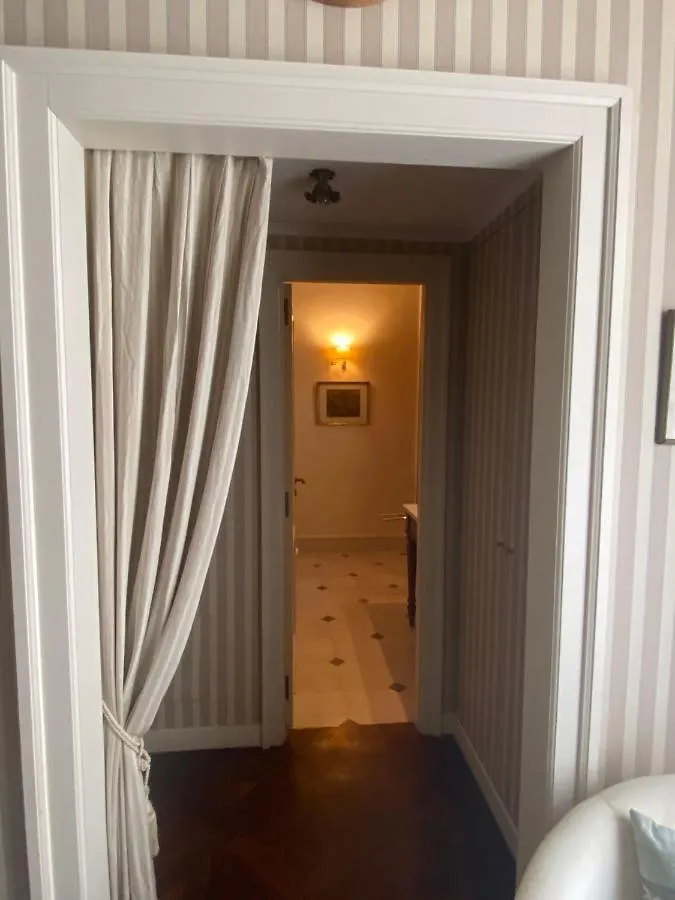 Royal Apartment In San Domenico Maggiore Naples